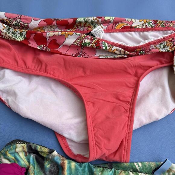 Lot Of 4 New  Swimsuit Bikini Bottoms Sz Womens L Large GIANI BINI Alex Marie - Picture 4 of 9
